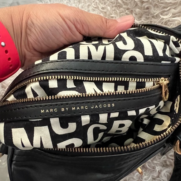Marc Jacobs Leather 3 ways Bag - Picture 14 of 16